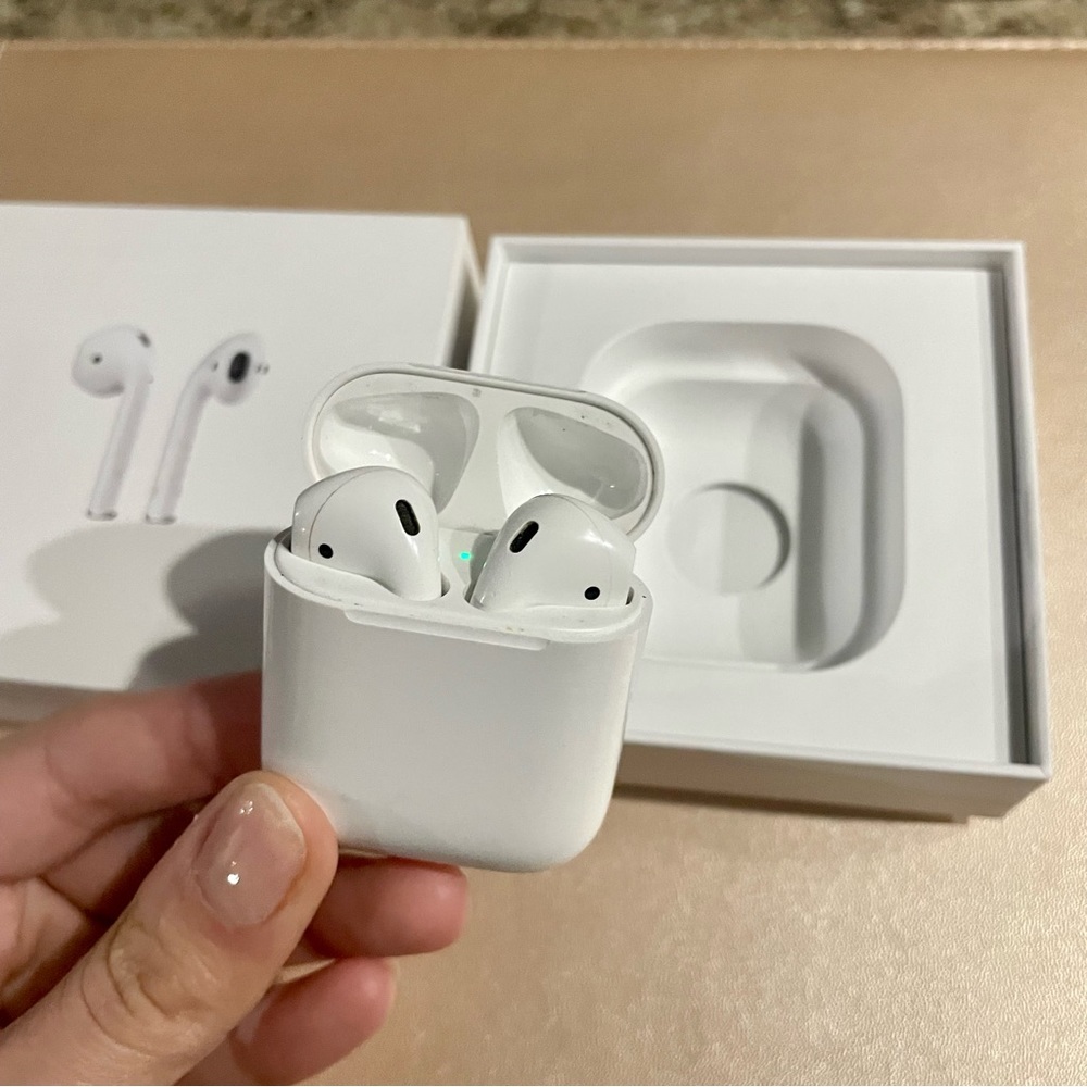 Apple AirPods